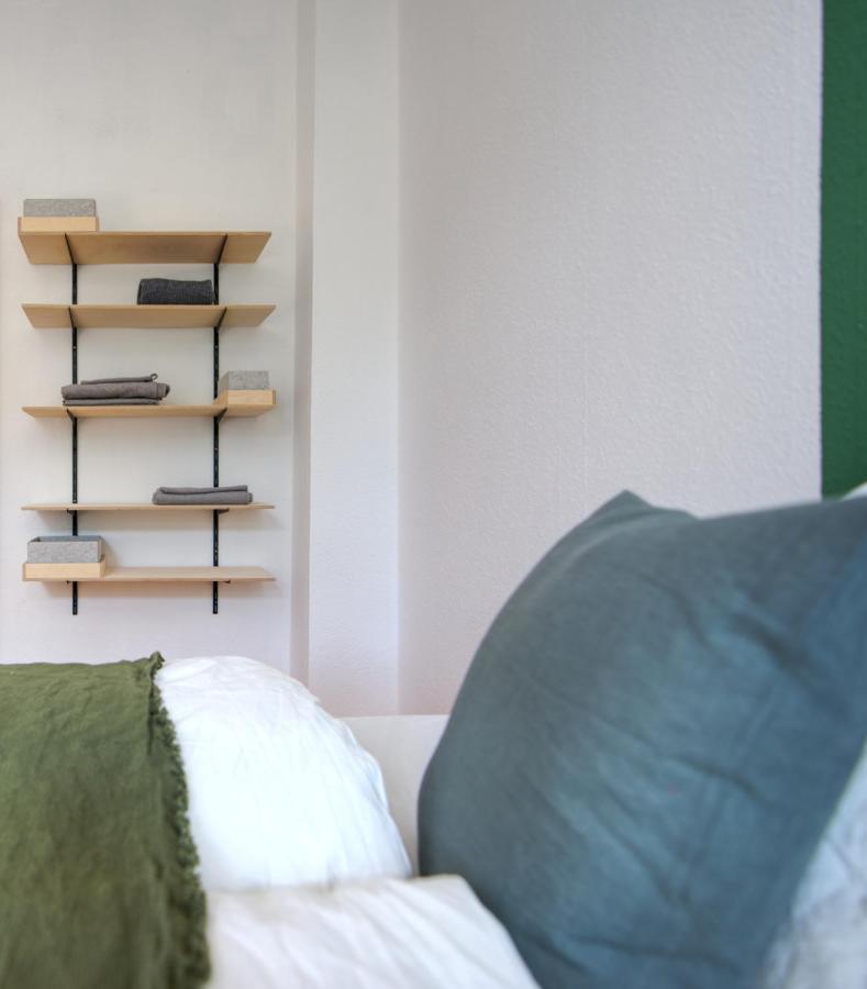 Vonbehling Boutique Apartment Mit 65Zoll Tv Und Designerstuecken Halle  Kültér fotó